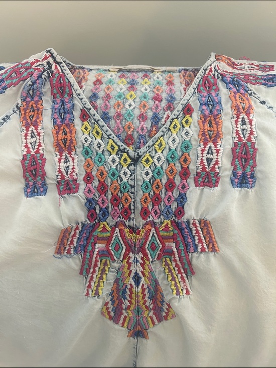 Soft Surroundings Tops - Soft Surroundings chambray Tunic with Multicolor Geometric Embroidery